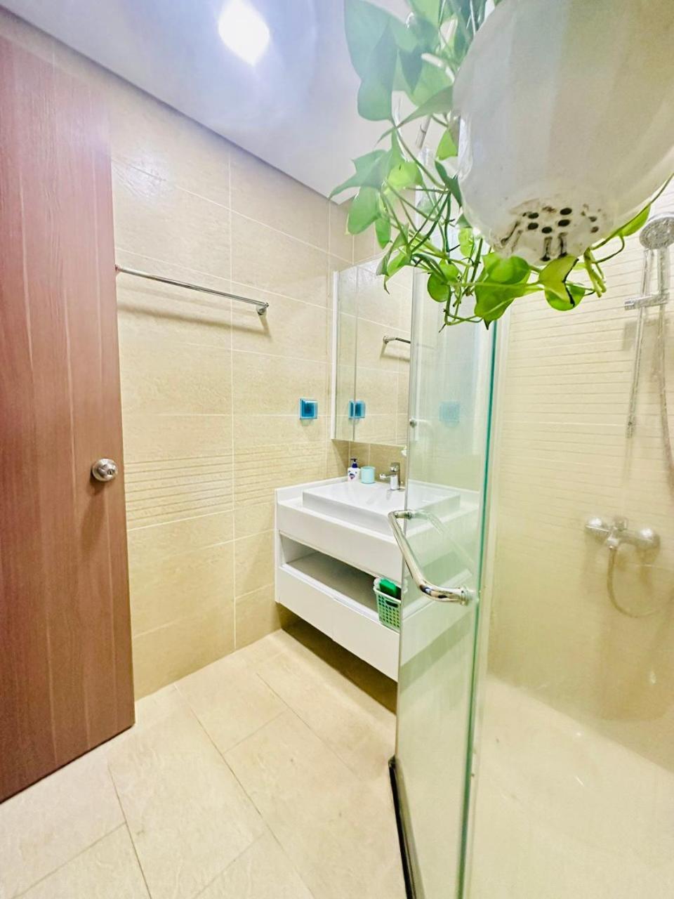 Homestay Hana Homestay- 1 Phong Ngu Trong Ho Chu Nha Dang O Tai Vinhome Park Tan Cang Binh Thanh Hcm- Sat Landmark 81 Ho Chi Minh City